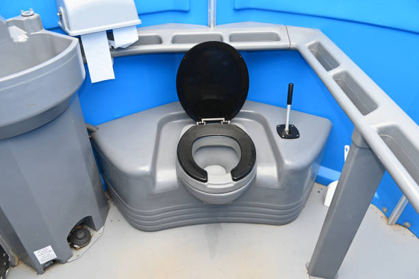 Porta potty delivery and setup in Perry, KS